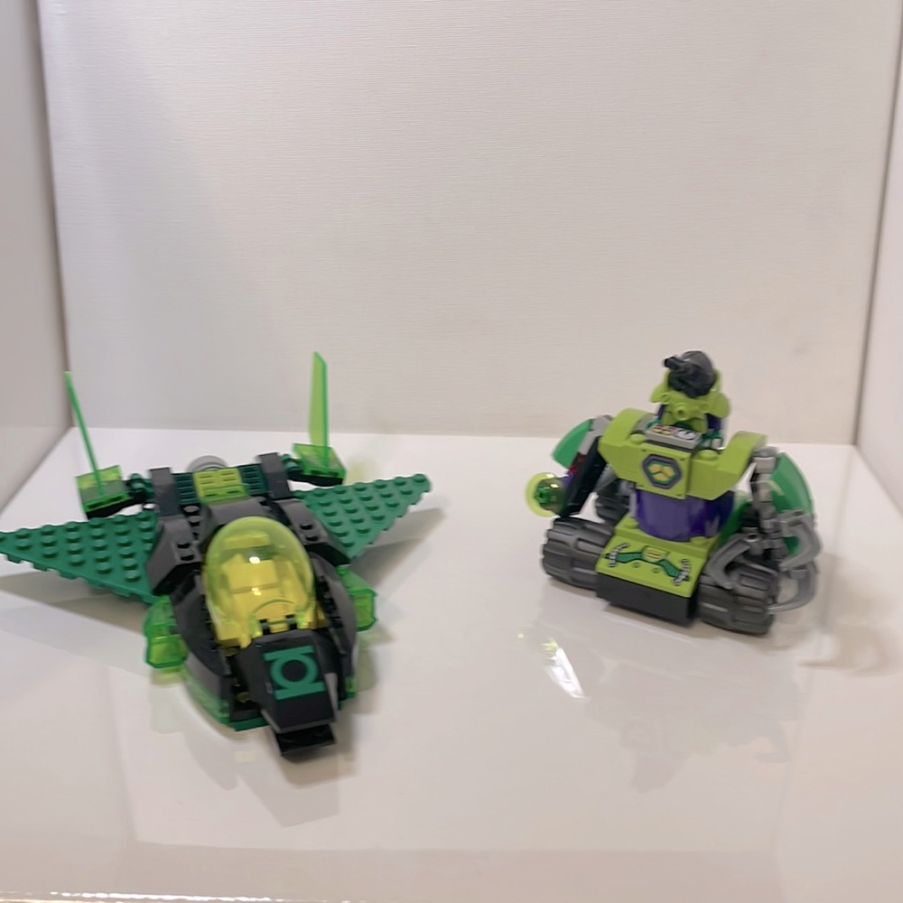 Green lantern space jet and kriptonite roller